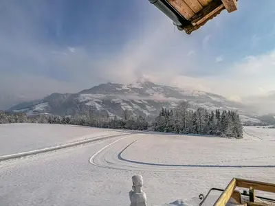Ein allgemeiner Bergblick oder ein Berglick von der Ferienwohnung aus
