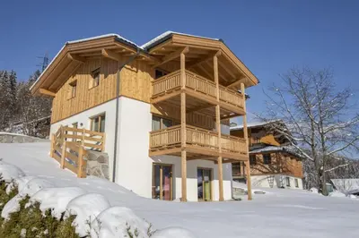 Das Gebäude in dem sich das Chalet befindet