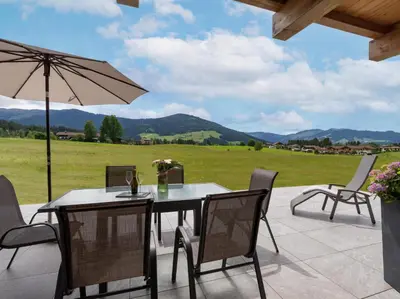 Ein allgemeiner Bergblick oder ein Berglick von der Ferienwohnung aus