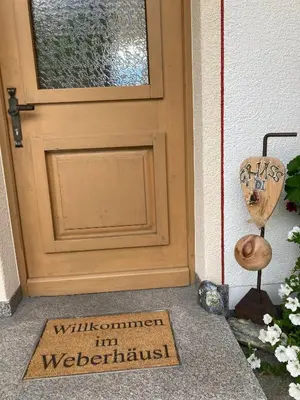 Eine Fassade oder ein Eingang zu Apartment Weberhäusl