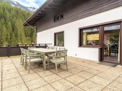 Ein allgemeiner Bergblick oder ein Berglick von der Ferienwohnung aus