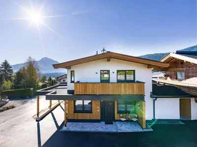 Ein allgemeiner Bergblick oder ein Berglick von der Ferienwohnung aus