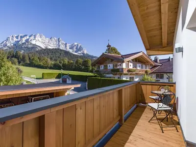 Ein allgemeiner Bergblick oder ein Berglick von der Ferienwohnung aus