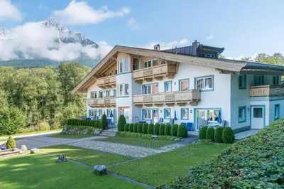 Ein allgemeiner Bergblick oder ein Berglick von der Ferienwohnung aus