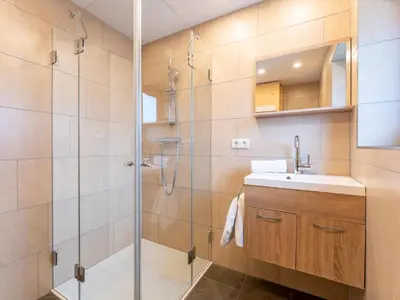 Ein Badezimmer in der Unterkunft Haus Wald