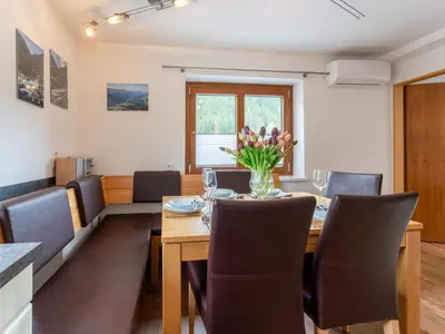 Ein Sitzbereich in der Unterkunft Haus Wald