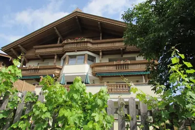 Ein Balkon oder eine Terrasse in der Unterkunft Appartements Hochzillertal