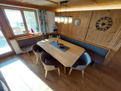 Ein Sitzbereich in der Unterkunft Appartements Hochzillertal