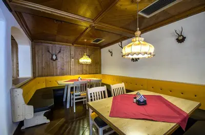 Ein Sitzbereich in der Unterkunft Gasthof Hauserwirt