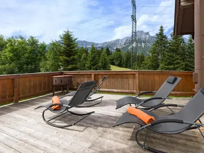 Ein allgemeiner Bergblick oder ein Berglick von der Ferienwohnung aus
