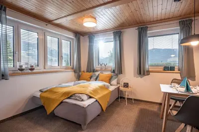 Ein Bett oder Betten in einem Zimmer der Unterkunft Appartement Schneeberger