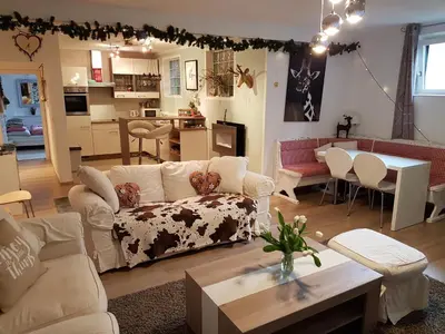 Ein Sitzbereich in der Unterkunft Haus Valder