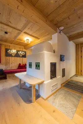 Ein Sitzbereich in der Unterkunft Chalet Fasserhäusl im Zillertal - Sauna ,Hot Tub, Kamin, ideal für Familien