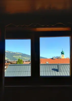 Ein allgemeiner Bergblick oder ein Berglick von der Ferienwohnung aus
