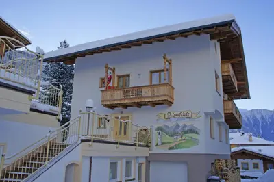 Ein allgemeiner Bergblick oder ein Berglick von der Ferienwohnung aus