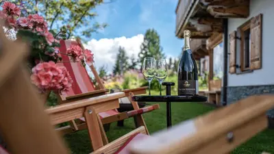 Ein Garten an der Unterkunft Schwaiger Alpen-Ferienwohnung auf 1800m
