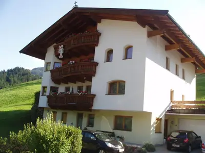 Das Gebäude in dem sich die Ferienwohnung befindet