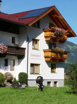 Ein allgemeiner Bergblick oder ein Berglick von der Pension aus