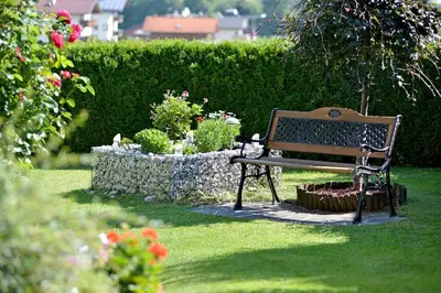Ein Garten an der Unterkunft Haus Schroll
