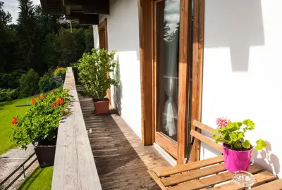 Ein Garten an der Unterkunft Haus Sonneneck