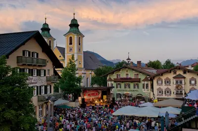Ein allgemeiner Bergblick oder ein Berglick von der Ferienwohnung aus