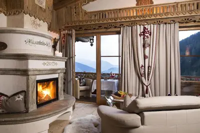Ein allgemeiner Bergblick oder ein Berglick von des Chalets aus