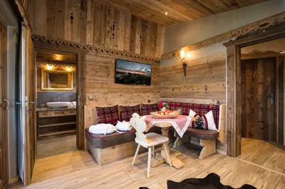 Ein Sitzbereich in der Unterkunft Luxus Chalet Bischofer- Bergwelt
