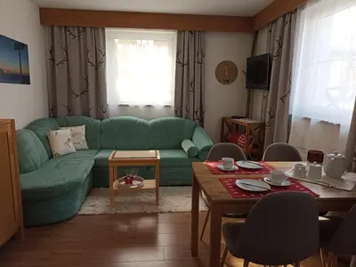 Ein Sitzbereich in der Unterkunft Haus Pirchl