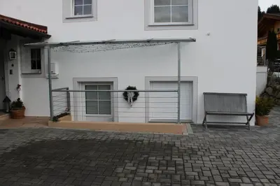 Das Gebäude in dem sich die Ferienwohnung befindet