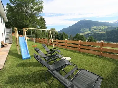 Ein allgemeiner Bergblick oder ein Berglick von der Ferienwohnung aus