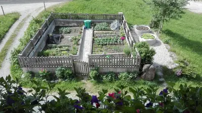 Ein Garten an der Unterkunft Schießling Hof