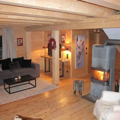 Ein Sitzbereich in der Unterkunft Chalet Sonnberg