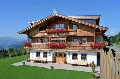 Ein allgemeiner Bergblick oder ein Berglick von der Ferienwohnung aus