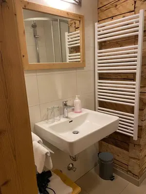 Ein Badezimmer in der Unterkunft Landgasthof Kirchenwirt