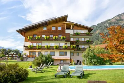 Ein allgemeiner Bergblick oder ein Berglick von der Ferienwohnung aus