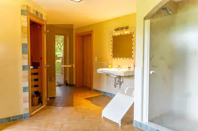 Ein Badezimmer in der Unterkunft Gästehaus Wurm