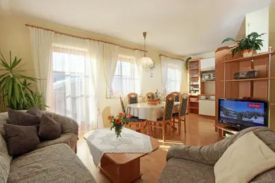 Ein Sitzbereich in der Unterkunft Appartement Irmgard