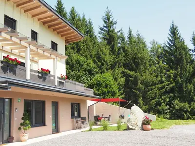 Das Gebäude in dem sich die Ferienwohnung befindet