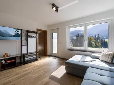 Ein allgemeiner Bergblick oder ein Berglick von der Ferienwohnung aus
