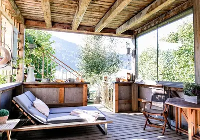 Ein allgemeiner Bergblick oder ein Berglick von der Ferienwohnung aus