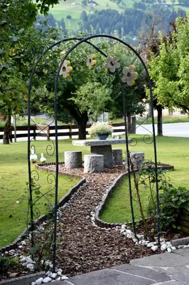 Ein Garten an der Unterkunft Hirzingerhof