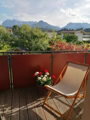 Ein allgemeiner Bergblick oder ein Berglick von der Ferienwohnung aus