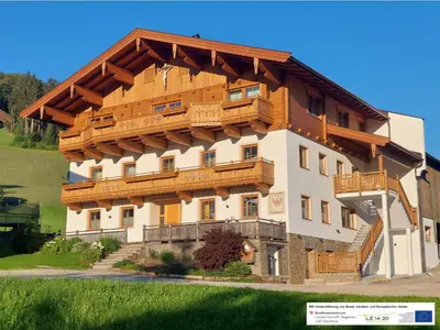 Das Gebäude in dem sich die Ferienwohnung befindet
