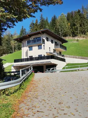 Das Gebäude in dem sich die Ferienwohnung befindet
