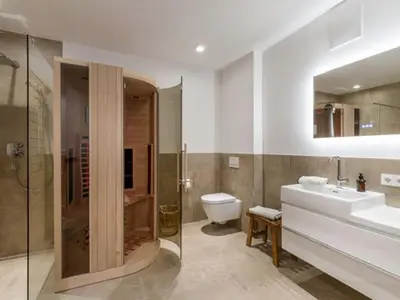 Ein Badezimmer in der Unterkunft Apartment Hideaway - Stylisch, ruhig, Topausstattung, Infrarotsauna, Dachterrasse