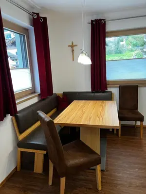 Ein Sitzbereich in der Unterkunft Ferienwohnung Martin Rahm