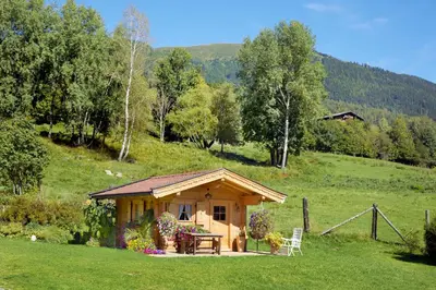 Ein allgemeiner Bergblick oder ein Berglick von des Hotels aus