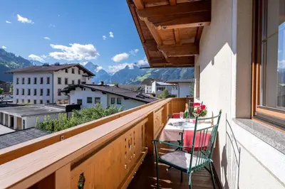 Ein allgemeiner Bergblick oder ein Berglick von der Ferienwohnung aus