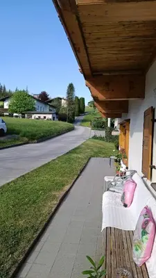 Ein Garten an der Unterkunft Haus Waldhuber