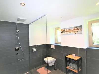 Ein Badezimmer in der Unterkunft Apartment Heimatblick by Interhome